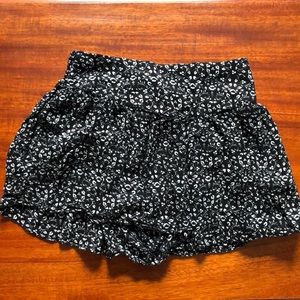American Eage flowy floral shorts